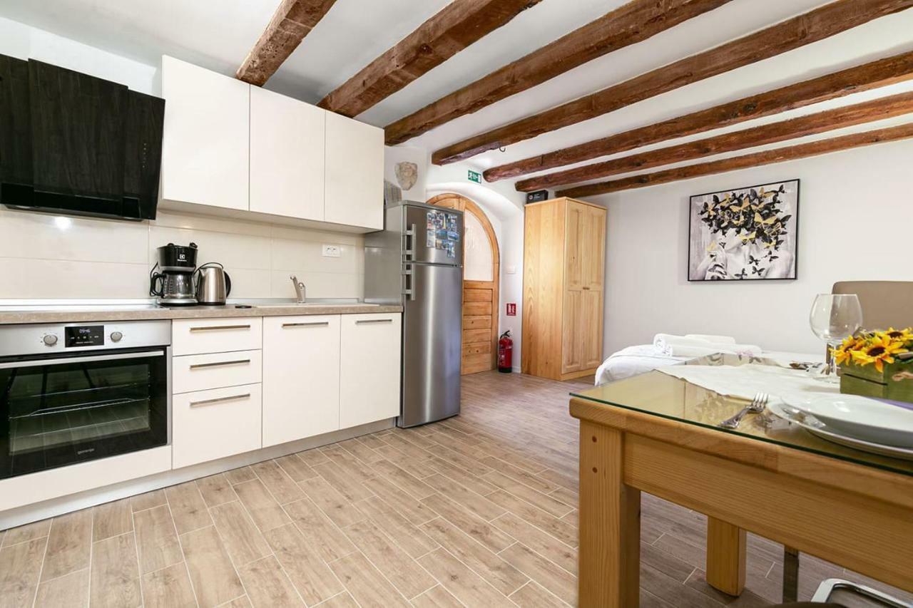 Studio Apartman Old Town 诺维·维诺多尔斯基 外观 照片